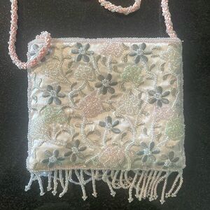 La Regale Beaded shoulder purse